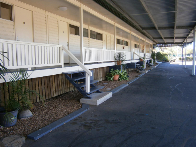 Others 4, Kellys Motel Oakey, Jondaryan - Pt B