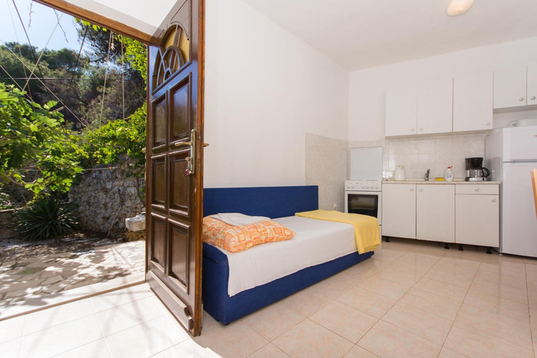 Others 5, Apartments Marinana, Rogoznica
