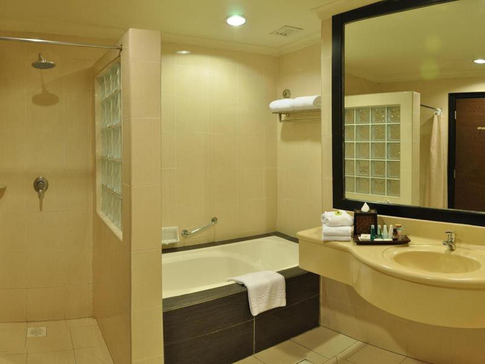 Bathroom, Mines Beach Resort Hotel & Wellness, Seri Kembangan
