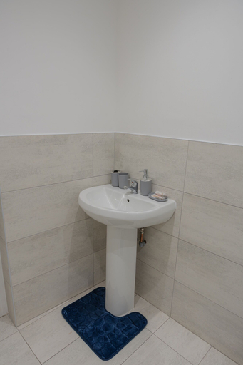 Bathroom 3, Modern Apartment in the Heart of Leicester, Leicester