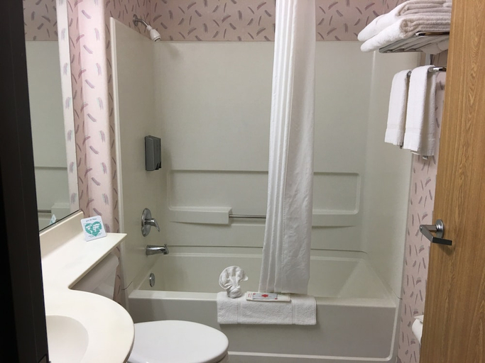 Bathroom 4, Motel 6 Sutherlin, OR, Douglas