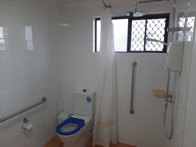 Bathroom 4
