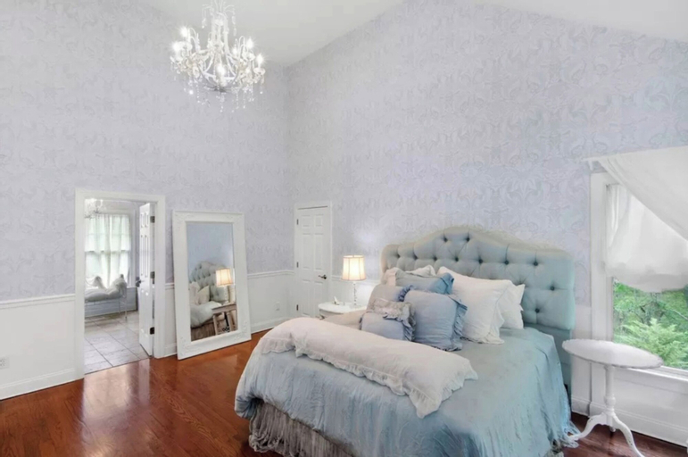 Room 2, Villa Charlotte, Suffolk