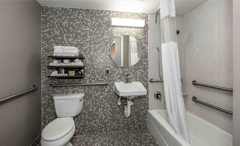 Bathroom 3, State House Inn, Trademark Collection by Wyndham, Sangamon