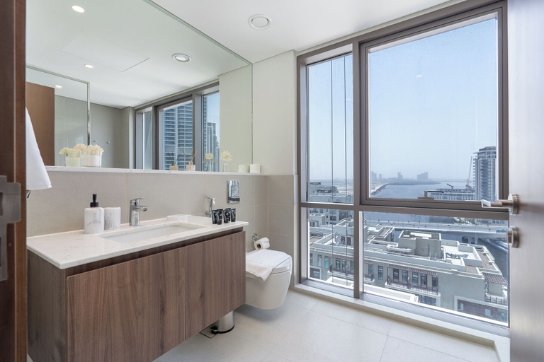 Bathroom 3, New Listing Vida Creek Beach Beach Acces, Dubai