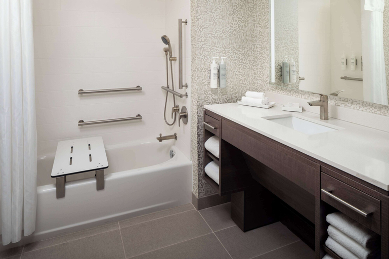 Bathroom 23
