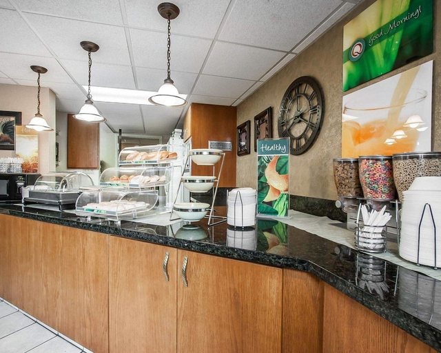 Food & Drinks 4, Quality Inn & Suites North Springfield MO, Greene