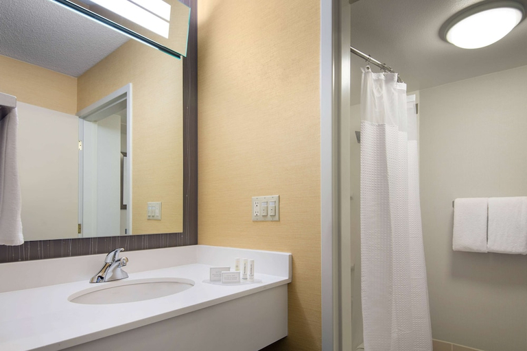 Bathroom, Sonesta Select San Francisco Airport Oyster Point Waterfront, San Mateo