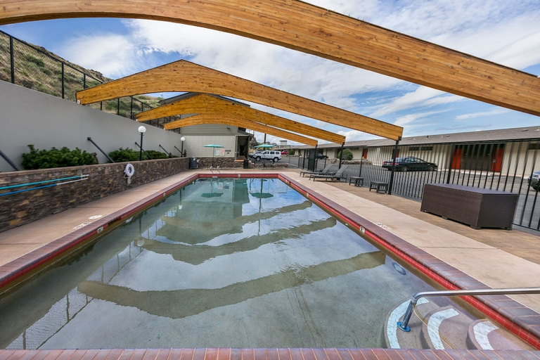 Sport & Beauty 5, Celilo Inn, Wasco