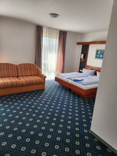 Bedroom 4, Hotel Hoyers, Pinneberg