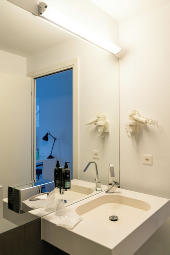 Bathroom 8