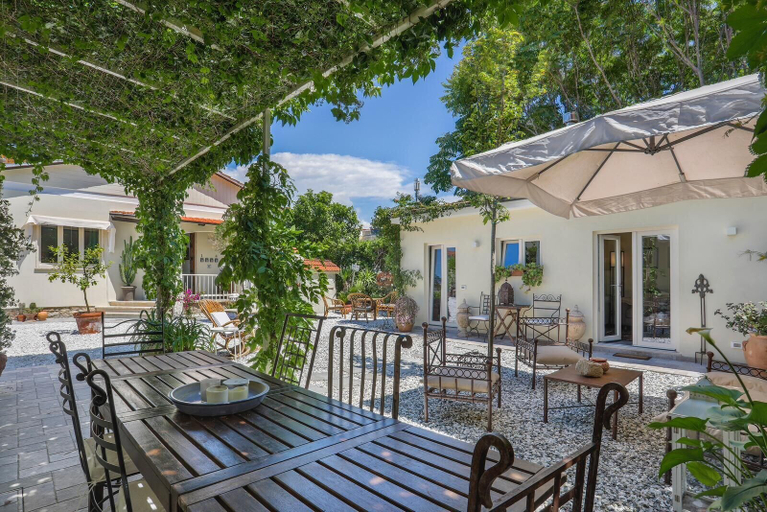 Others 2, I Levrieri B&B, Lucca