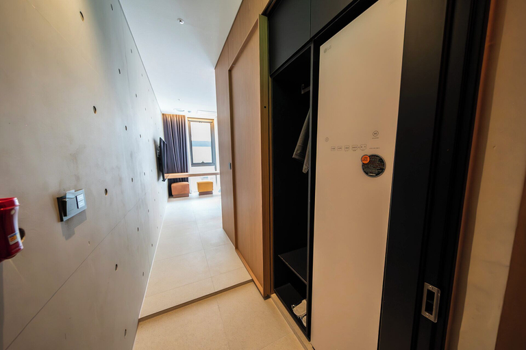 Others 5, HOTEL AU, Buk