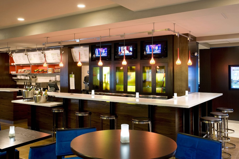 Food & Drinks 4, Sonesta Select San Francisco Airport Oyster Point Waterfront, San Mateo