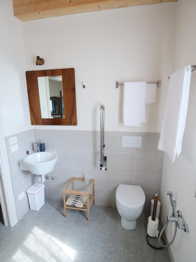 Bathroom 13
