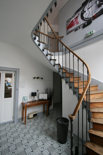 Public Area 2, Hotel Le Picardy, Haute-Marne