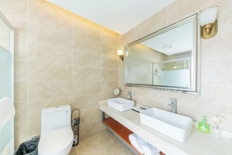 Bathroom 3, Erhai Lake View Resort Hotel Yuebo Jingyi, Dali Bai