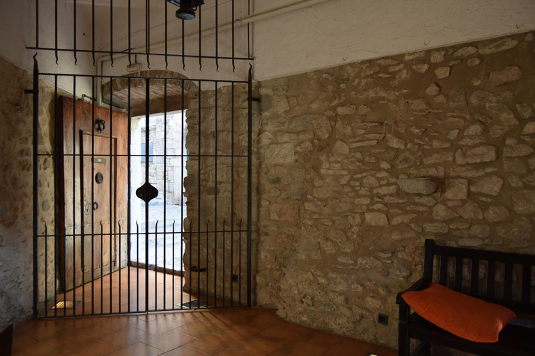 Others 5, Casa Cundaro, Girona