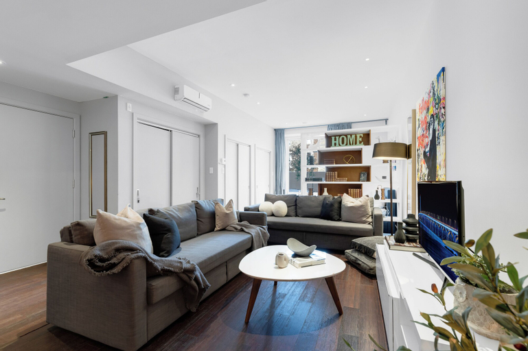 Liv MTL - Soho, Montréal