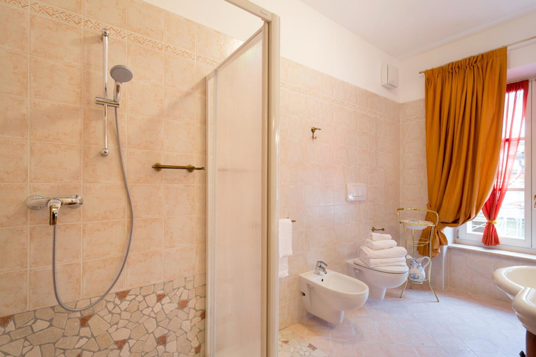 Bathroom 4, Bio Agritur Le Millemele, Trento