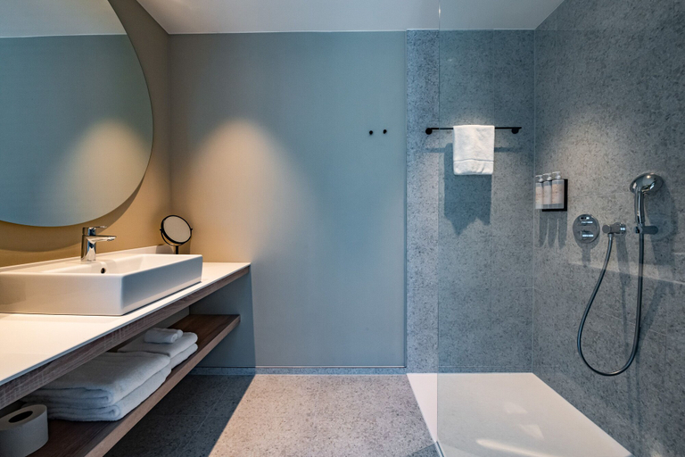 Bathroom 5, Van der Valk Hotel Gent, Oost-Vlaanderen