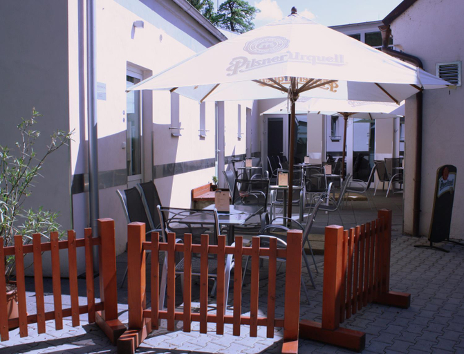 Food & Drinks 2, Penzion a CafeRestaurant U lavky, Chrudim
