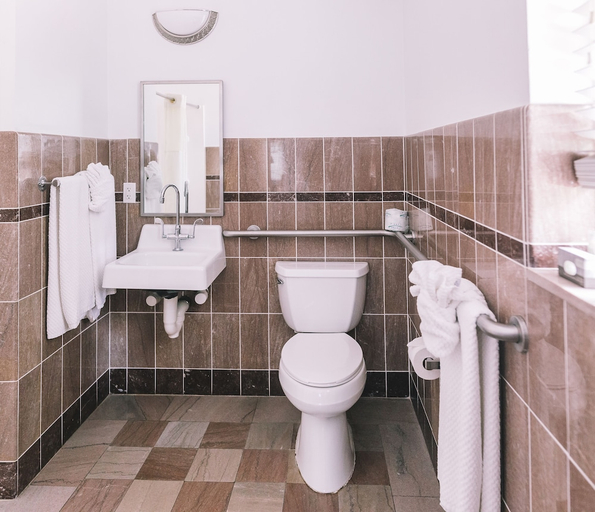 Bathroom 3, The Lodge at Wakulla Springs, Wakulla
