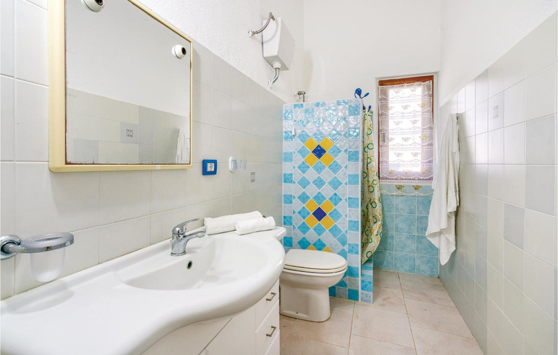 Bathroom 2, Domus Depina, Nuoro