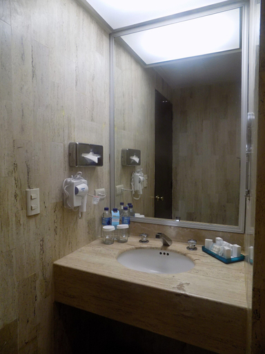 Bathroom 4, Hotel San Marcos Express, Culiacán