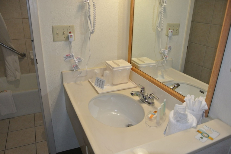 Bathroom 3, Quality Inn & Suites North Springfield MO, Greene