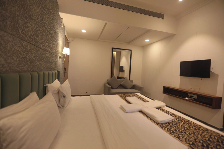 Bedroom 5, Up And Above, Amravati