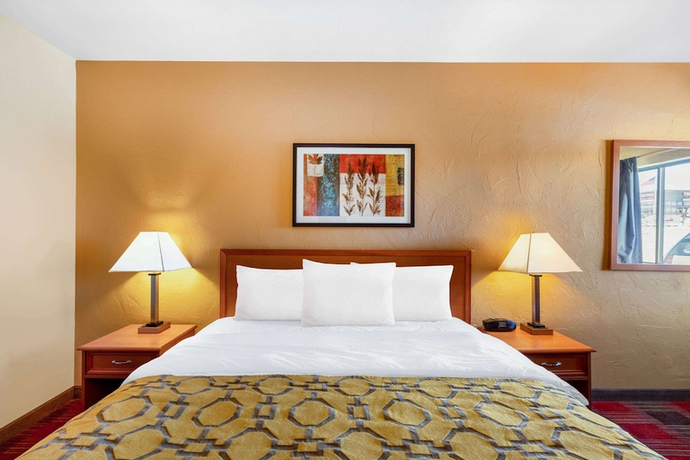 Bedroom 3, Baymont by Wyndham Spearfish, Lawrence