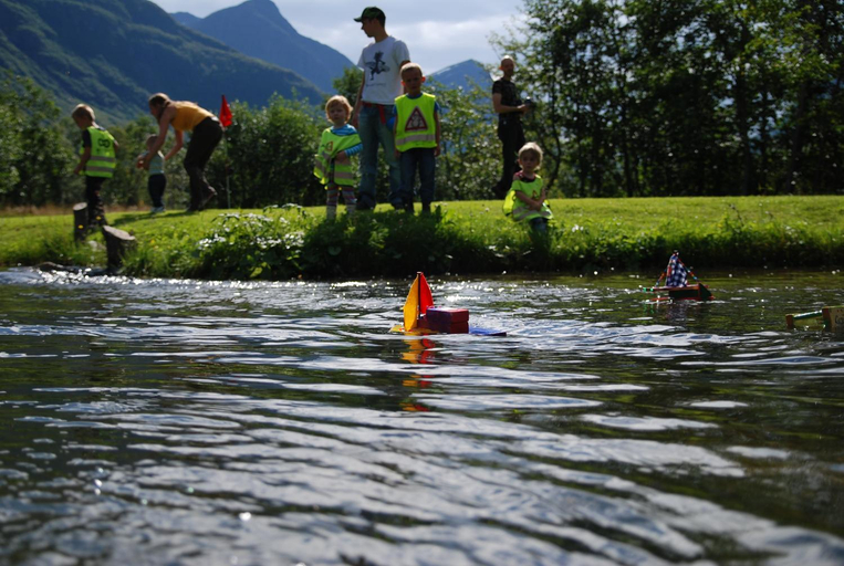 Others 4, Overvoll Farm, Stranda