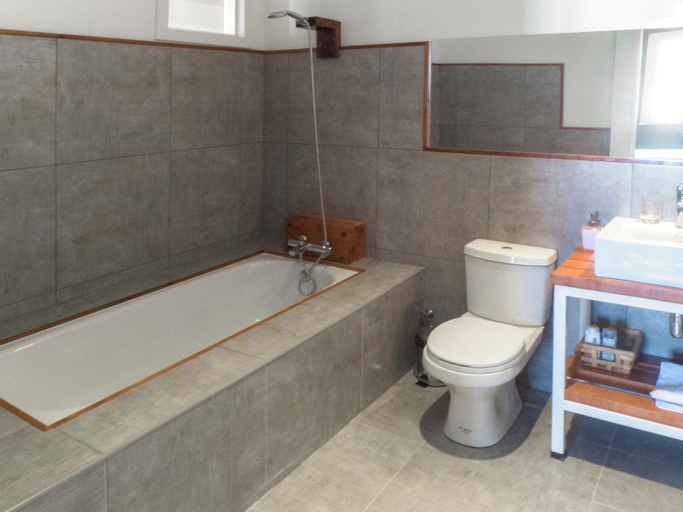 Bathroom 2, El Navegante B&B, Valparaíso