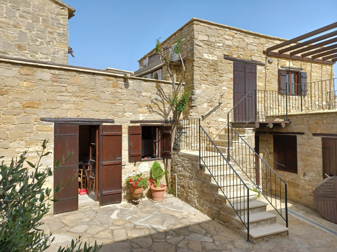 Others 4, Kleanthis House, Larnaca