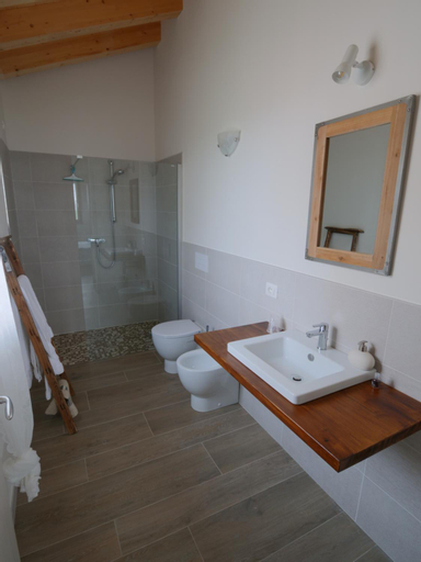 Bathroom 4