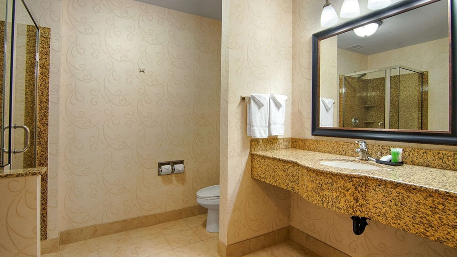 Bathroom 3, Grand Hotel At Bridgeport, Washington