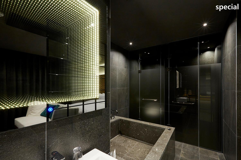 Bathroom 17