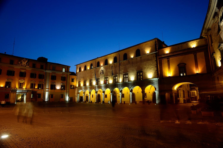 Exterior 5