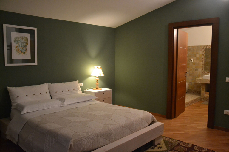 Bedroom 4, Cherry Season, Chieti
