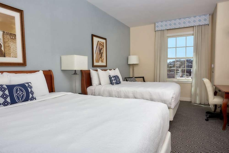 Bedroom 2, Hotel 24 South, Staunton
