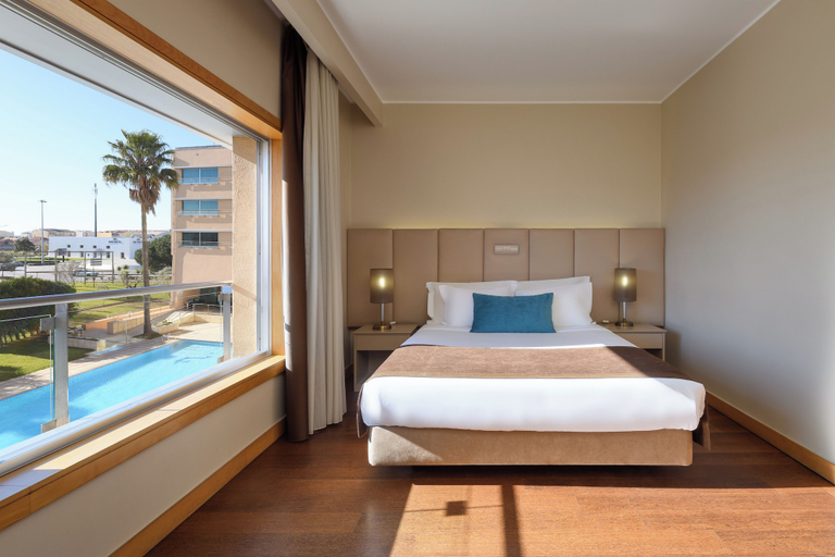 Bedroom 3, TRYP by Wyndham Porto Expo Hotel, Matosinhos