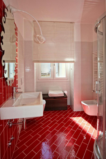 Bathroom 4, Villa Maggie on Lake Como, Lecco