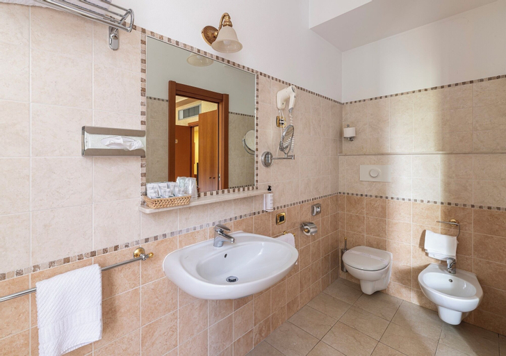 Bathroom 4