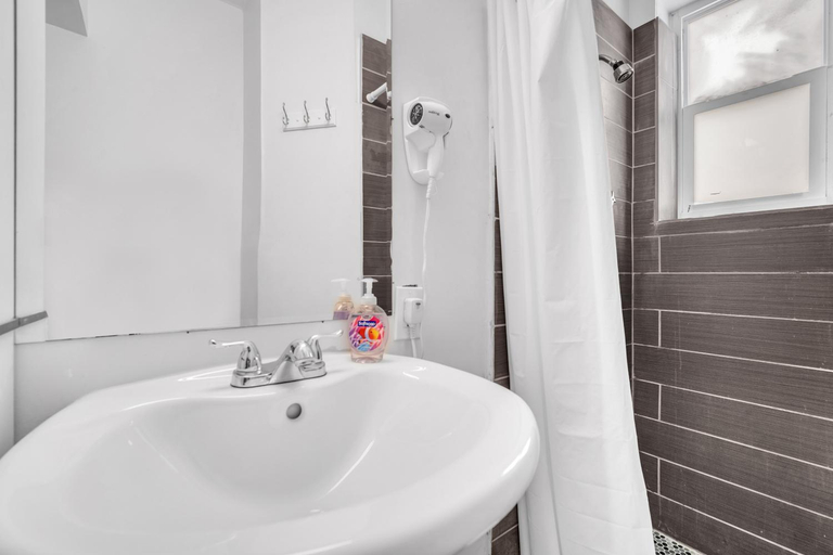 Bathroom 3, Laguna Blu Beach, Broward