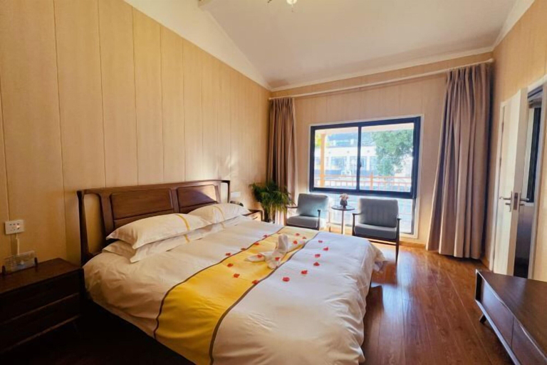 Bedroom 3, Welcome Song Hotel, Huangshan