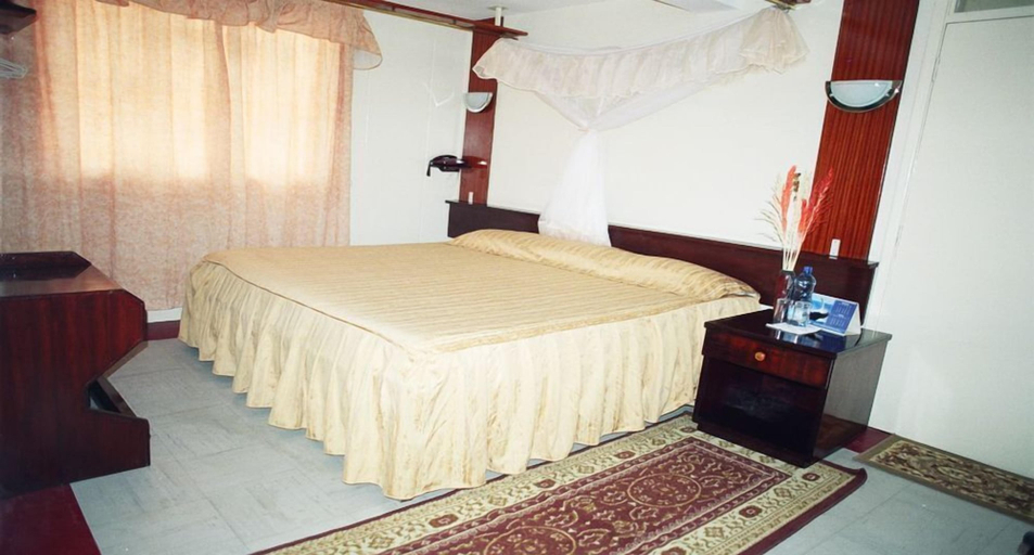 Bedroom 2, Blue Hut Hotel, Starehe