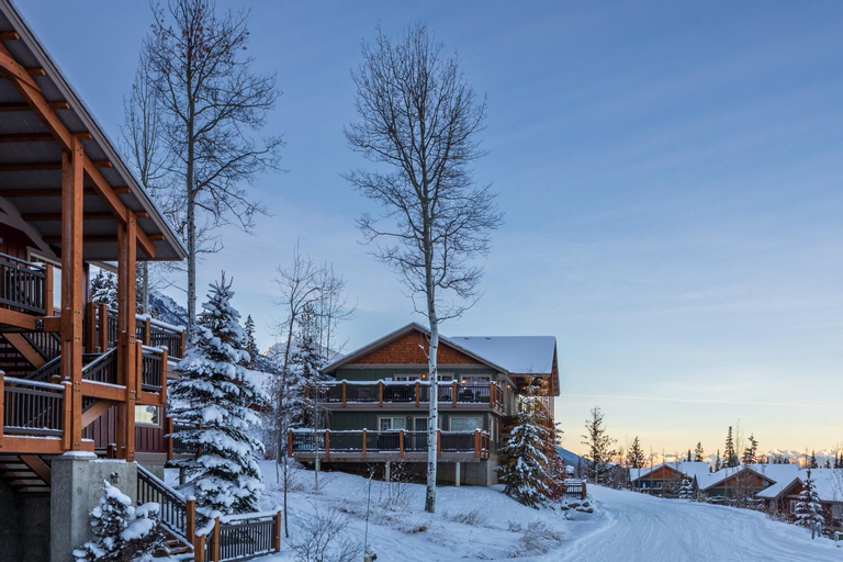 Lush Mountain Accommodations, Columbia-Shuswap