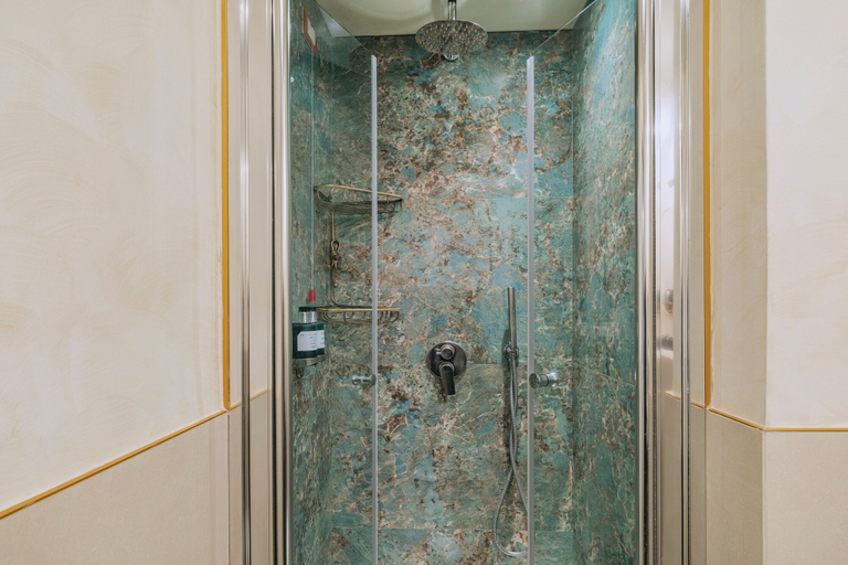 Bathroom 4, Hotel Il Convento, Napoli