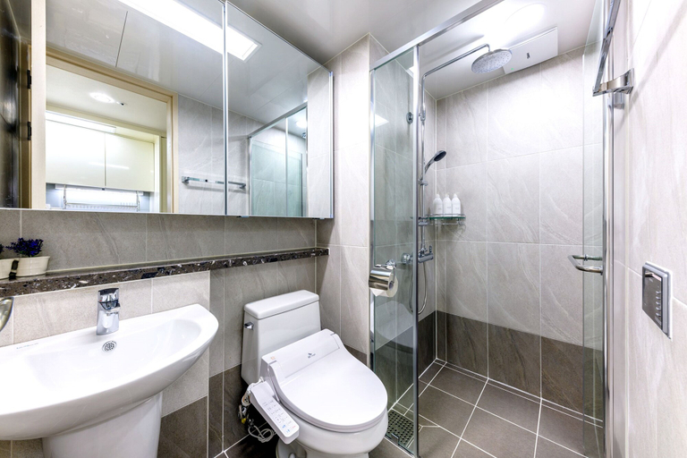 Bathroom 5, Shin Shin Hotel Seogwipo, Seogwipo